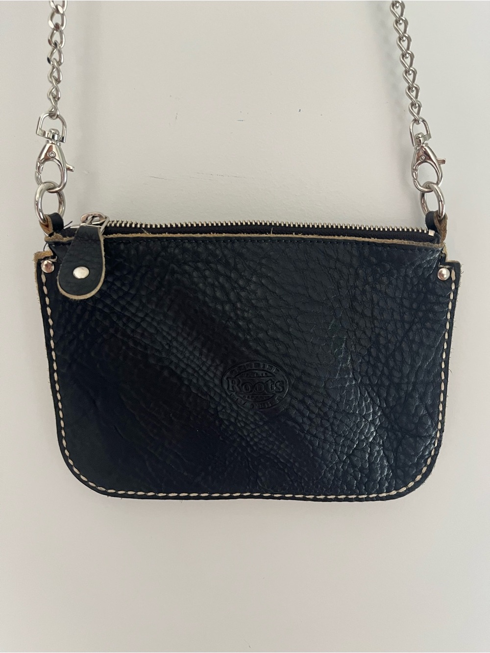Roots Pebbled Black Leather Crossbody Chain Bag - Picture 3 of 9